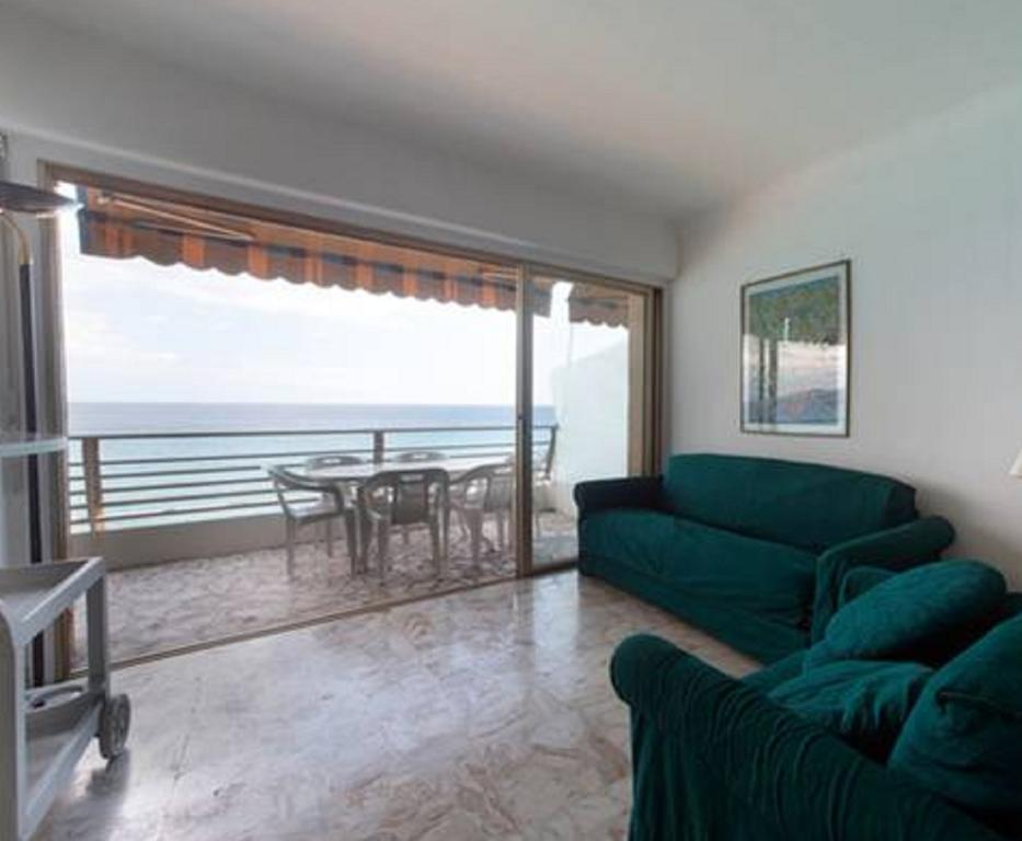 Flat Rossi Menton Quarto foto